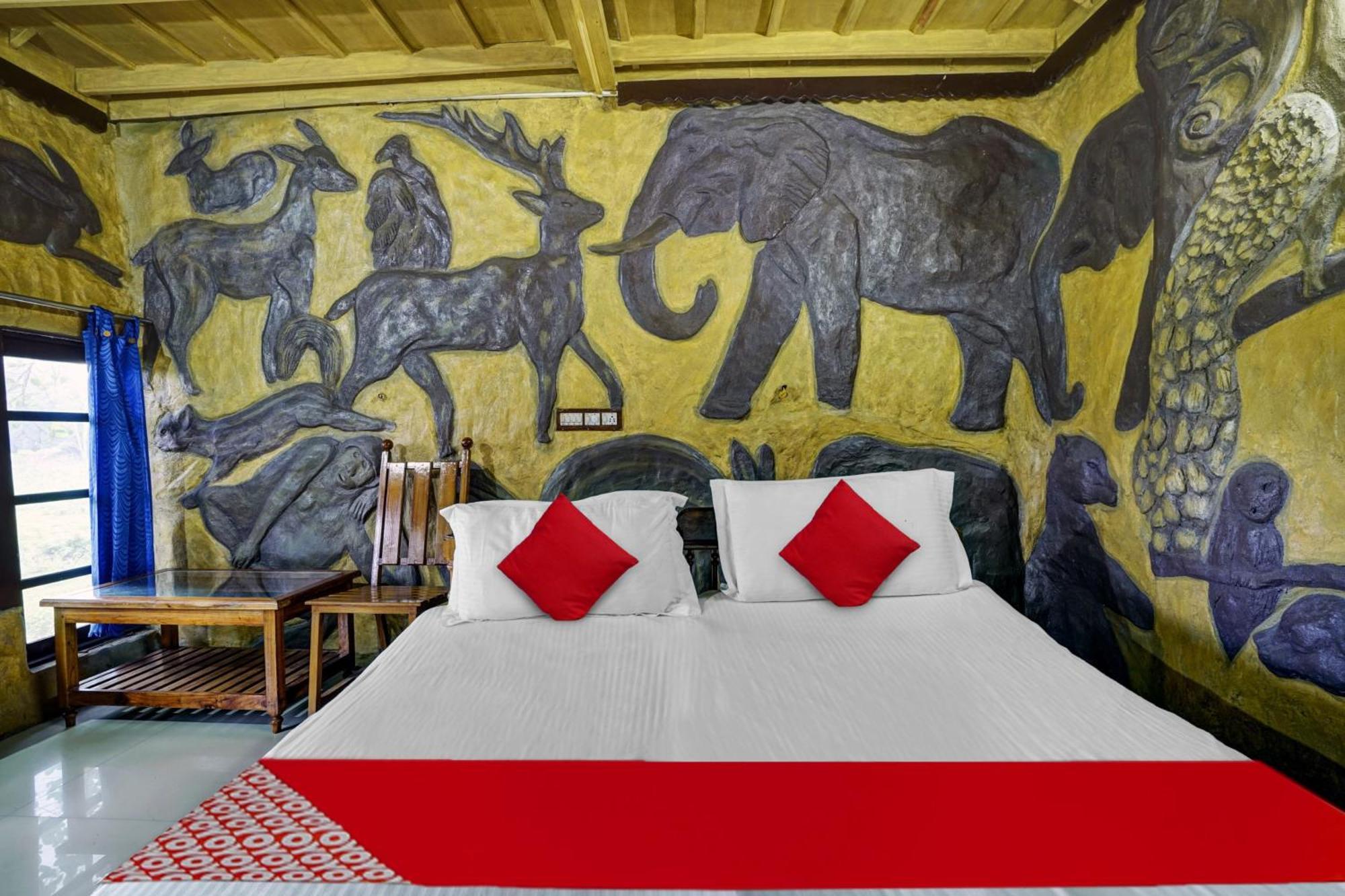 Oyo Flagship Meadow View Inn Теккади Экстерьер фото